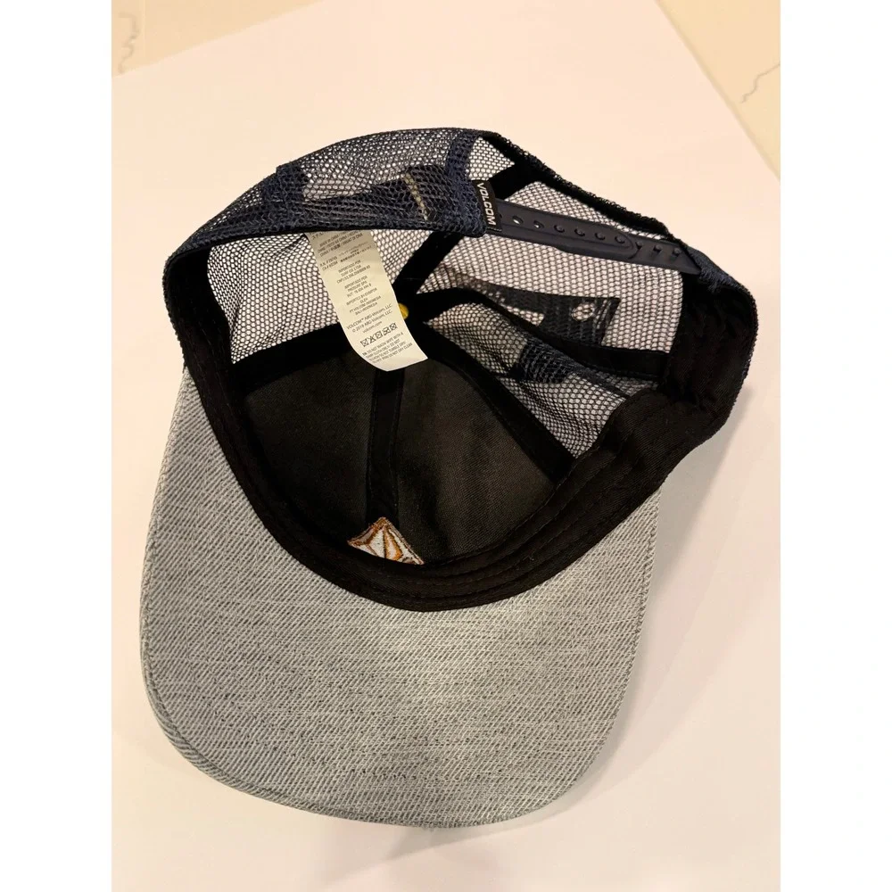 NWT Volcom Full Stone Cheese‎ Hat Navy Gray Trucker Snapback Cap